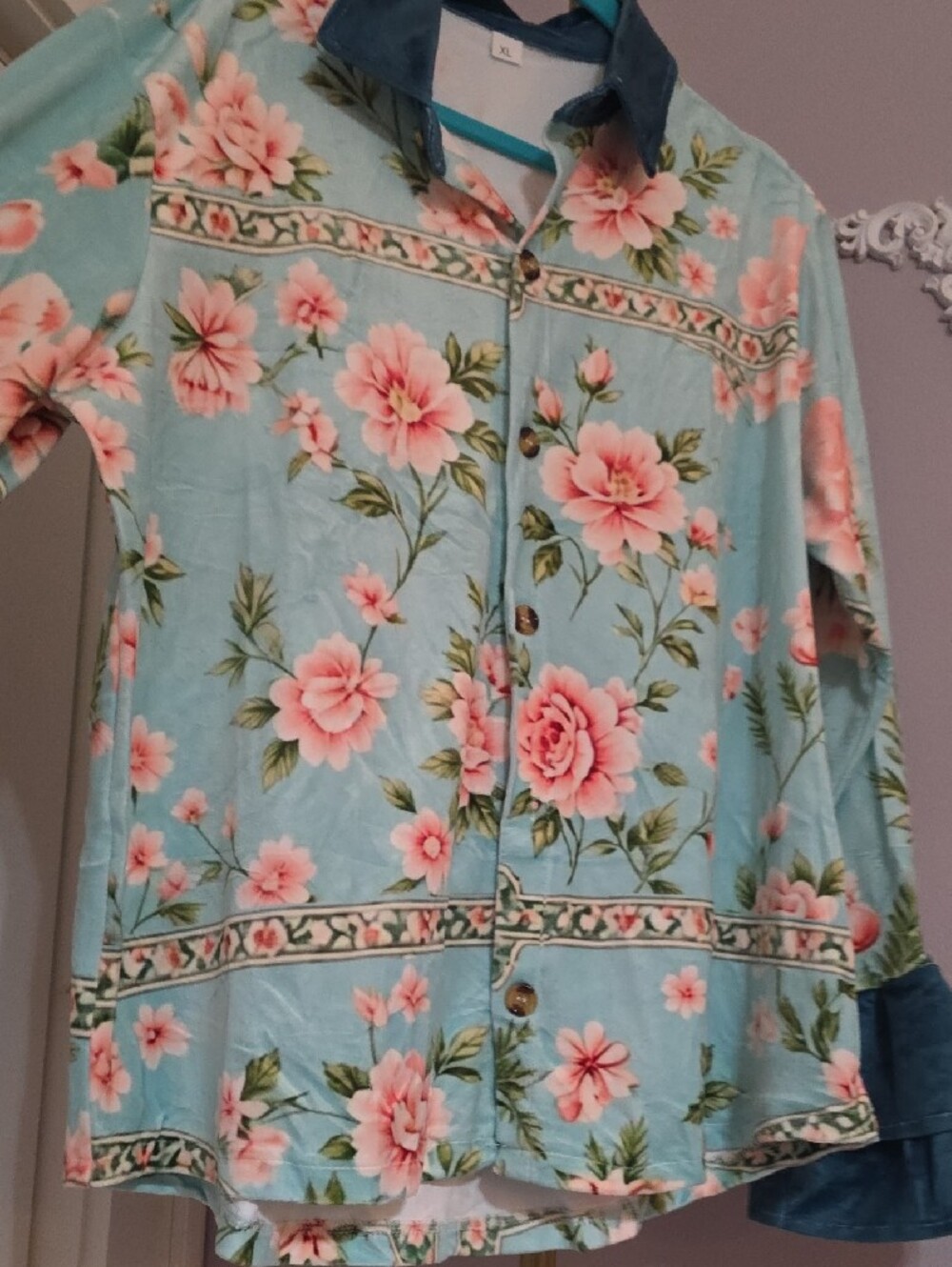 Velvet Fall Floral Button-Front Blouse in Light Blue w Pink Flowers Teal Collar